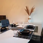 3 Zimmer Apartment Mit Garten شقة