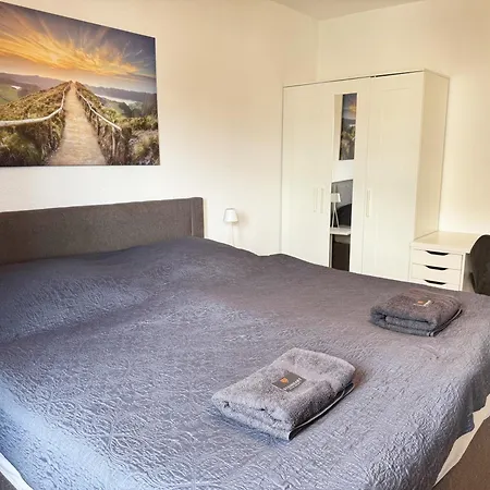 3 Mit Garten Apartamento