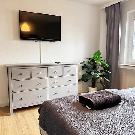 3 Mit Garten Appartement *