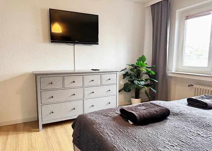 3 Mit Garten Appartement *